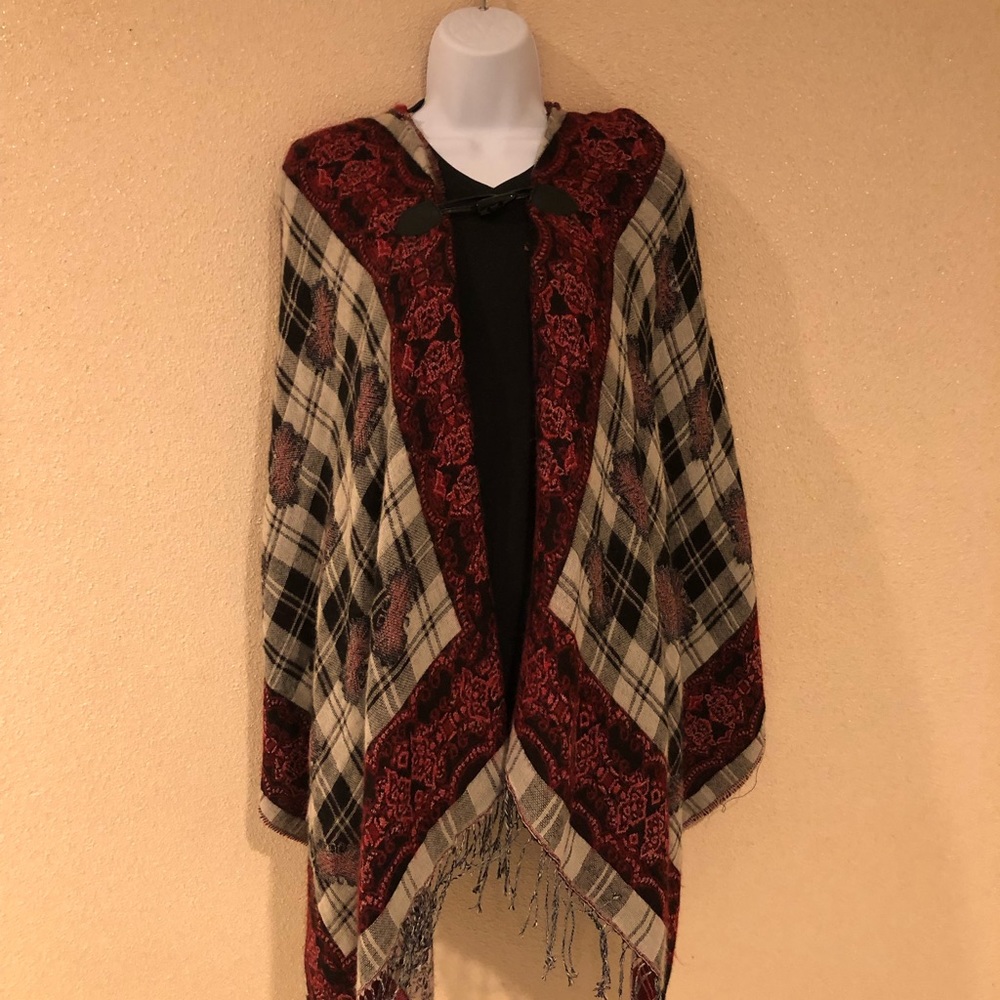 MYSTREE OS Poncho w/ Fringe-Red, Black and Gray
